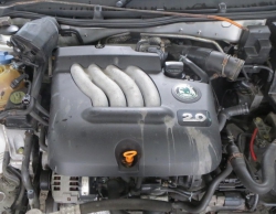 Фото двигателя Volkswagen Golf Variant IV 2.0