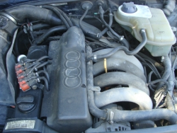 Фото двигателя Audi A4 Avant 1.6
