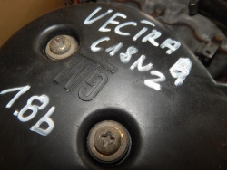 Фото двигателя Opel Vectra A хэтчбек 1.8 i KAT