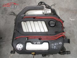 Фото двигателя Volkswagen Passat седан V 2.3 VR5 Syncro/4motion