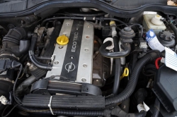 Фото двигателя Opel Vectra B хэтчбек II 2.0 i 16V