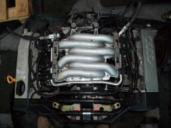Фото двигателя Audi A4 2.6