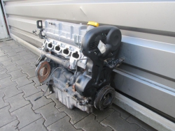 Фото двигателя Saab 9-3 седан 1.8 i
