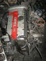 Фото двигателя Opel Astra F универсал 2.0 i 16V