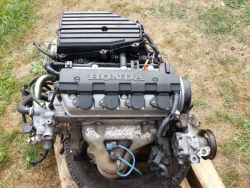Фото двигателя Honda Civic купе VII 1.7 i