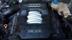 Фото двигателя Audi A4 кабрио 2.4