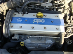 Фото двигателя Opel Vectra A седан 2.0 i 16V 4WD