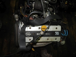 Фото двигателя Opel Vectra B универсал II 2.0 i 16V